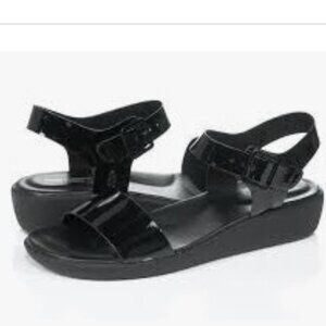 Hush Puppies Shiny Strappy Sandal - Size 7